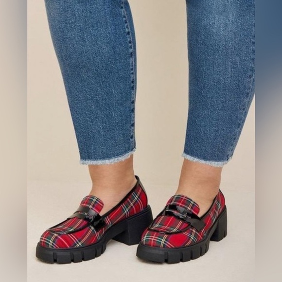 Betsey Johnson Torrid Womens Shoes 7,5 WW  Red Plaid Creeper Loafers Wide Width - Picture 6 of 8